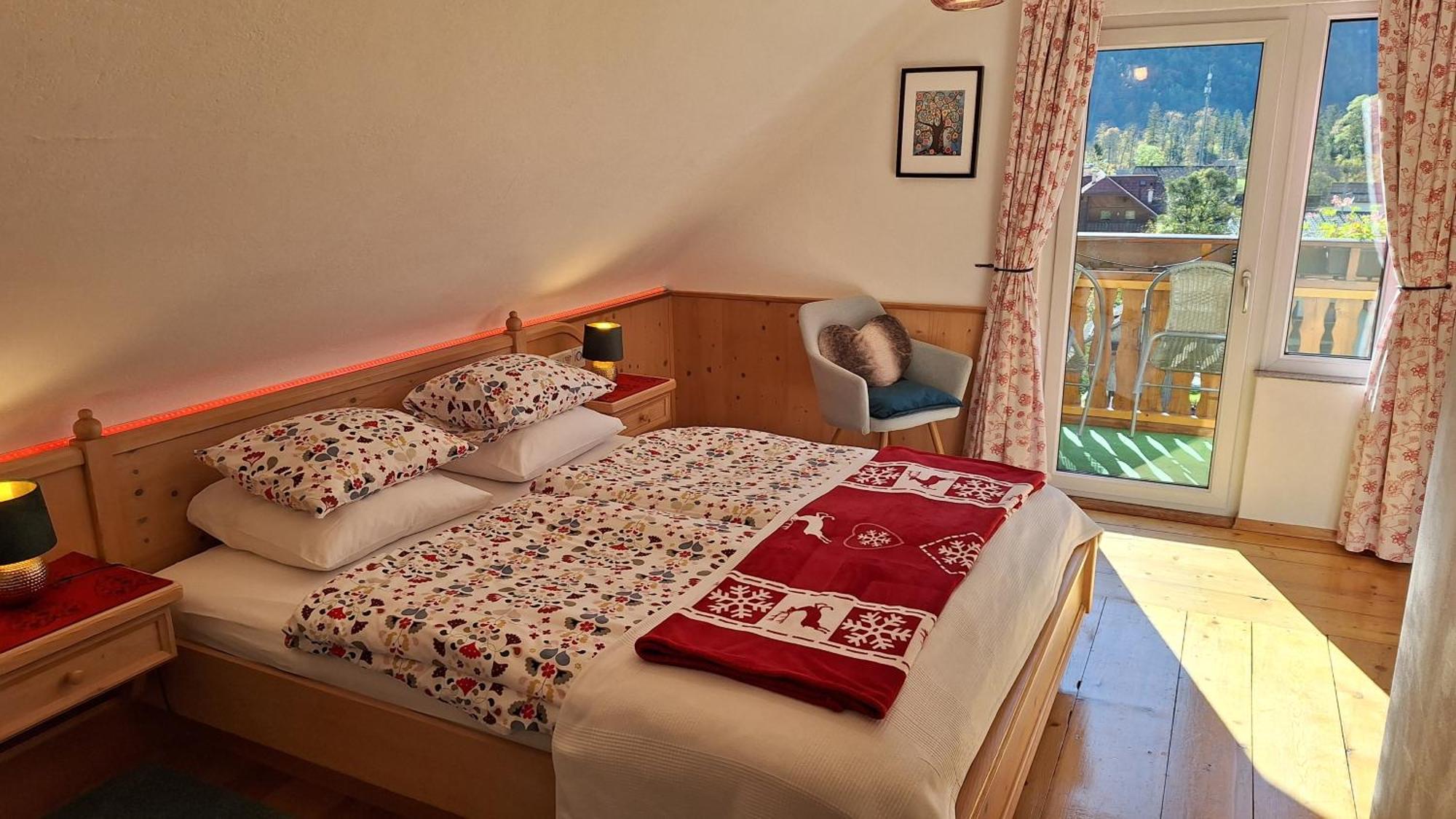 Haus Hepi Hotel โอเบอร์ทราวน์ ภายนอก รูปภาพ